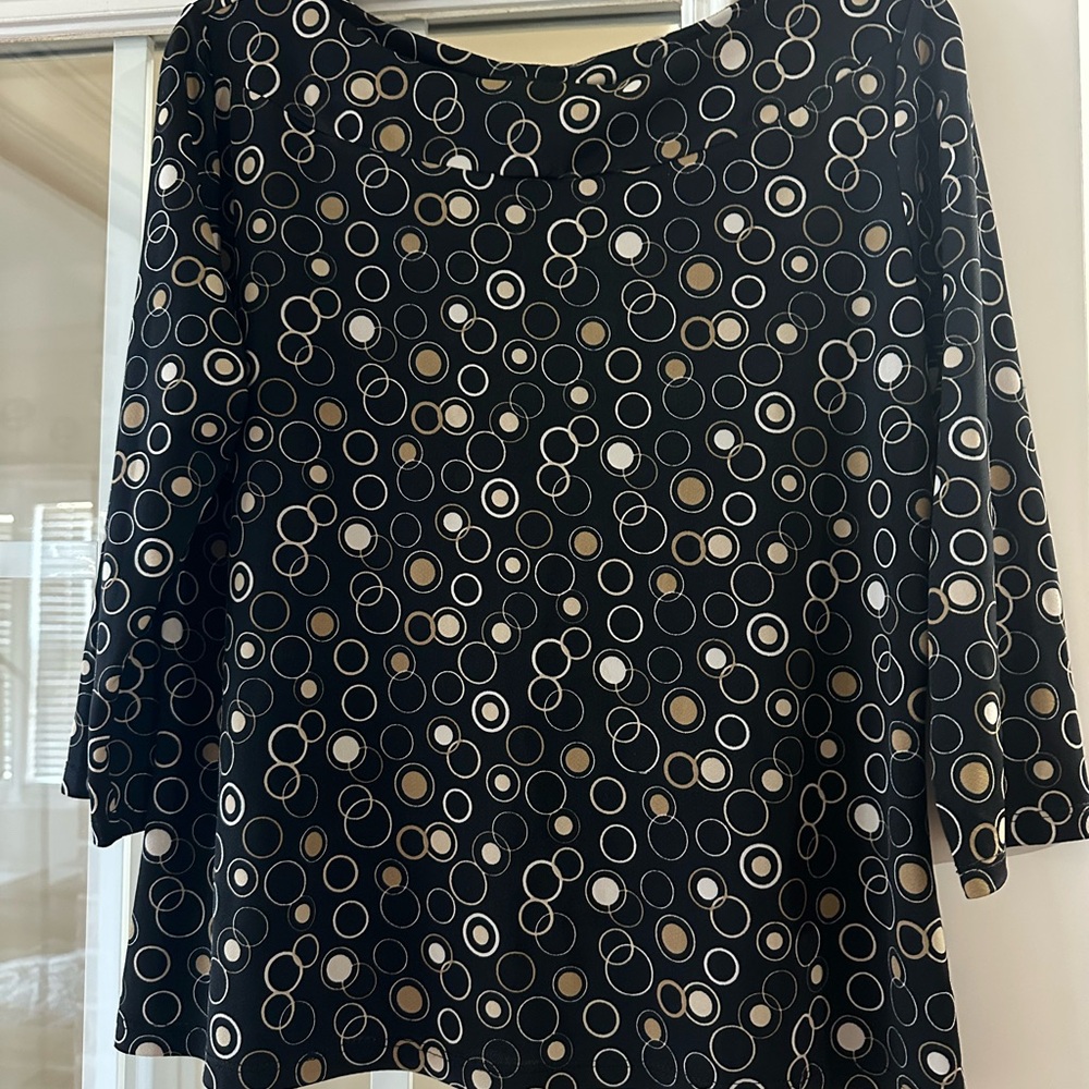 Chic Circle Pattern Blouse in Black and White and Gold
